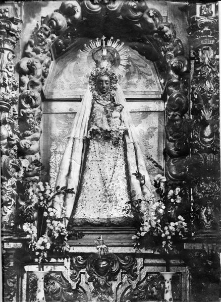 Archivo:Virgen del Rosario - copia.jpg